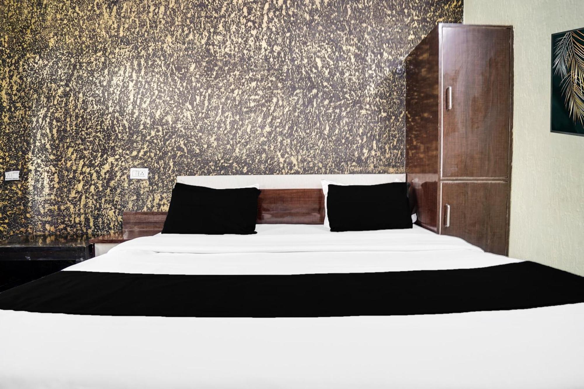 Hotel Super Collection O Rajapur Circuit House Allāhābād Junction Zewnętrze zdjęcie